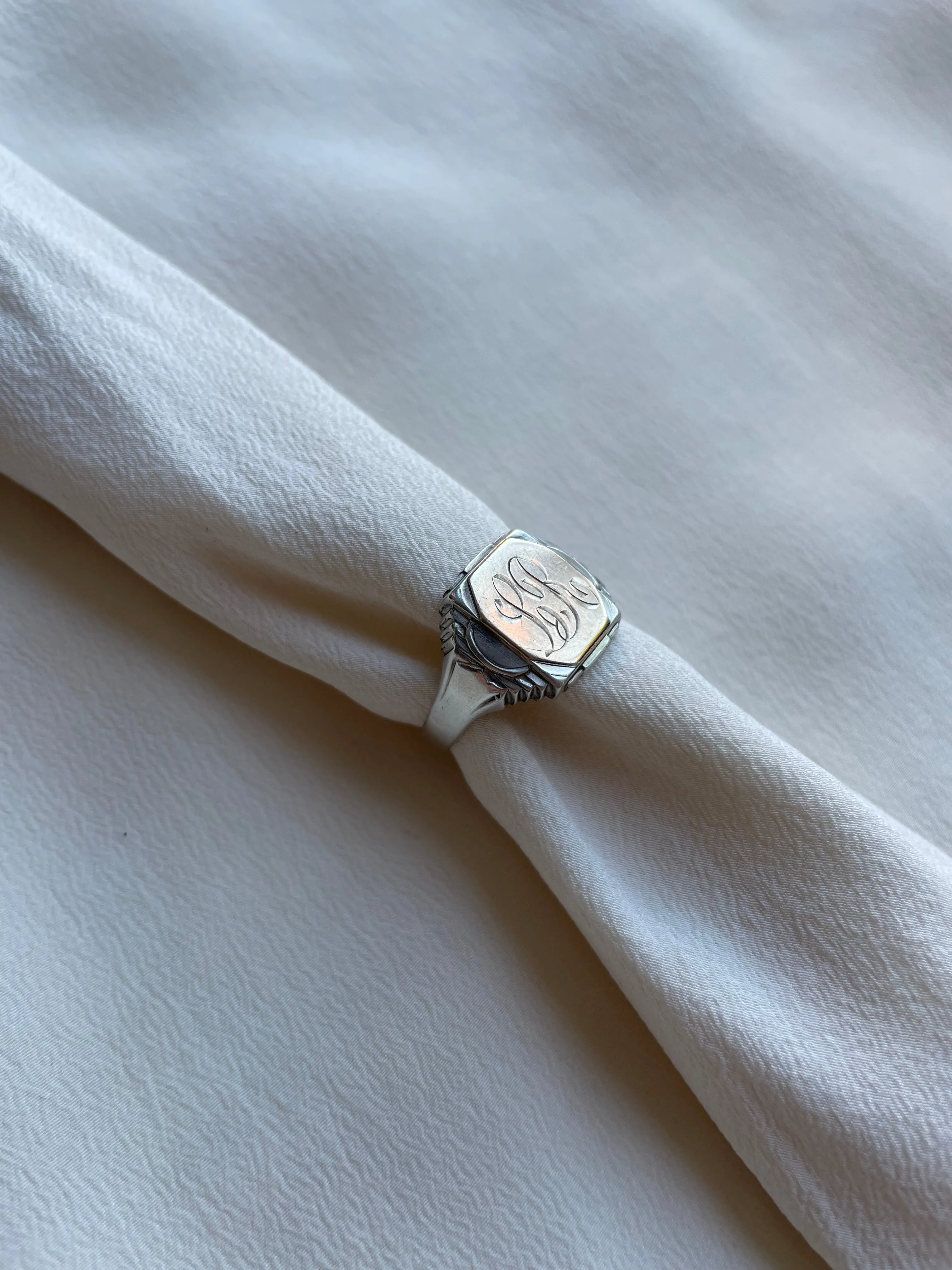 1940s Sterling and Gold "LR" Signet Ring R114