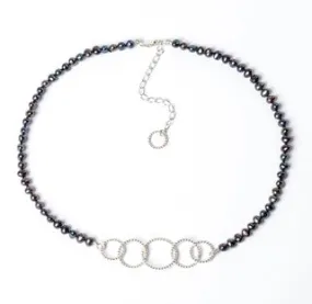 5 Circle Pearl Necklace