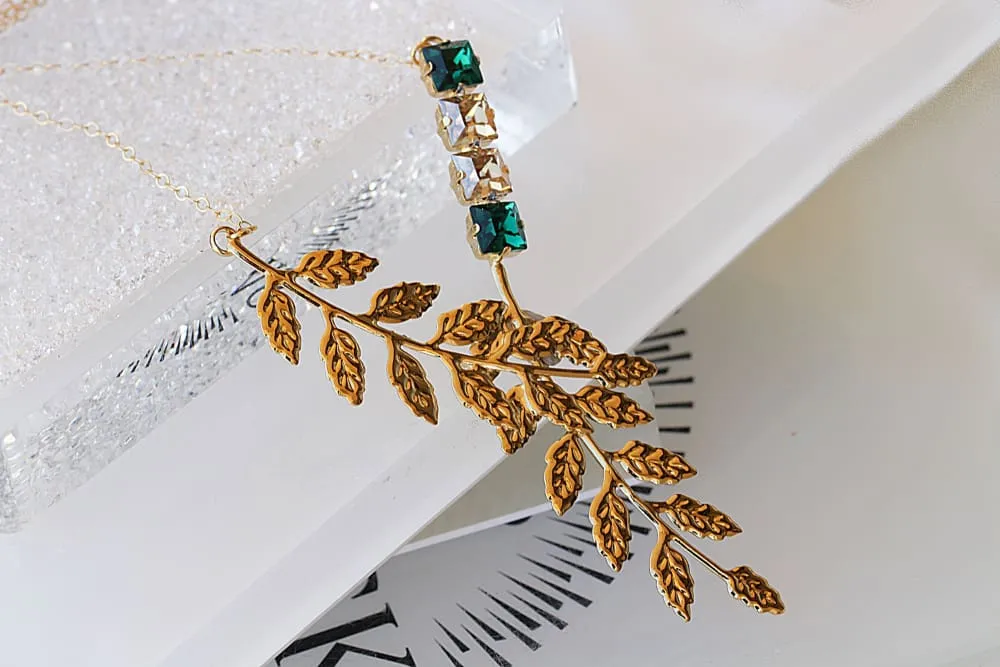 EMERALD CRYSTAL NECKLACE