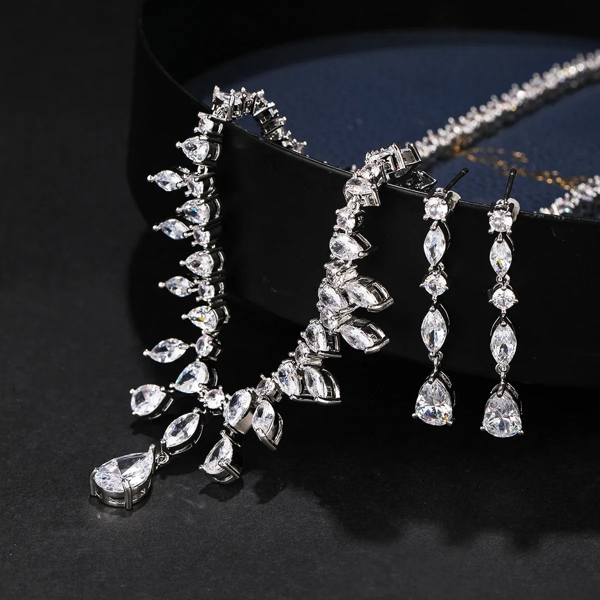Fashion Simple Transparent CZ Shiny Water Drop Cubic Zirconia Wedding Party Necklace Earrings Jewelry Set CN10835