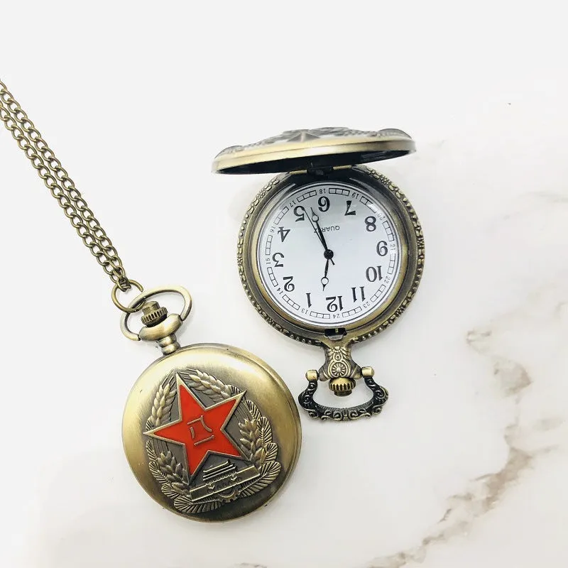 Nostalgic Red Army Commemorative Pocket Watch Iron Chain Pocket Watch Non-Mechanical Creative Retro Watch