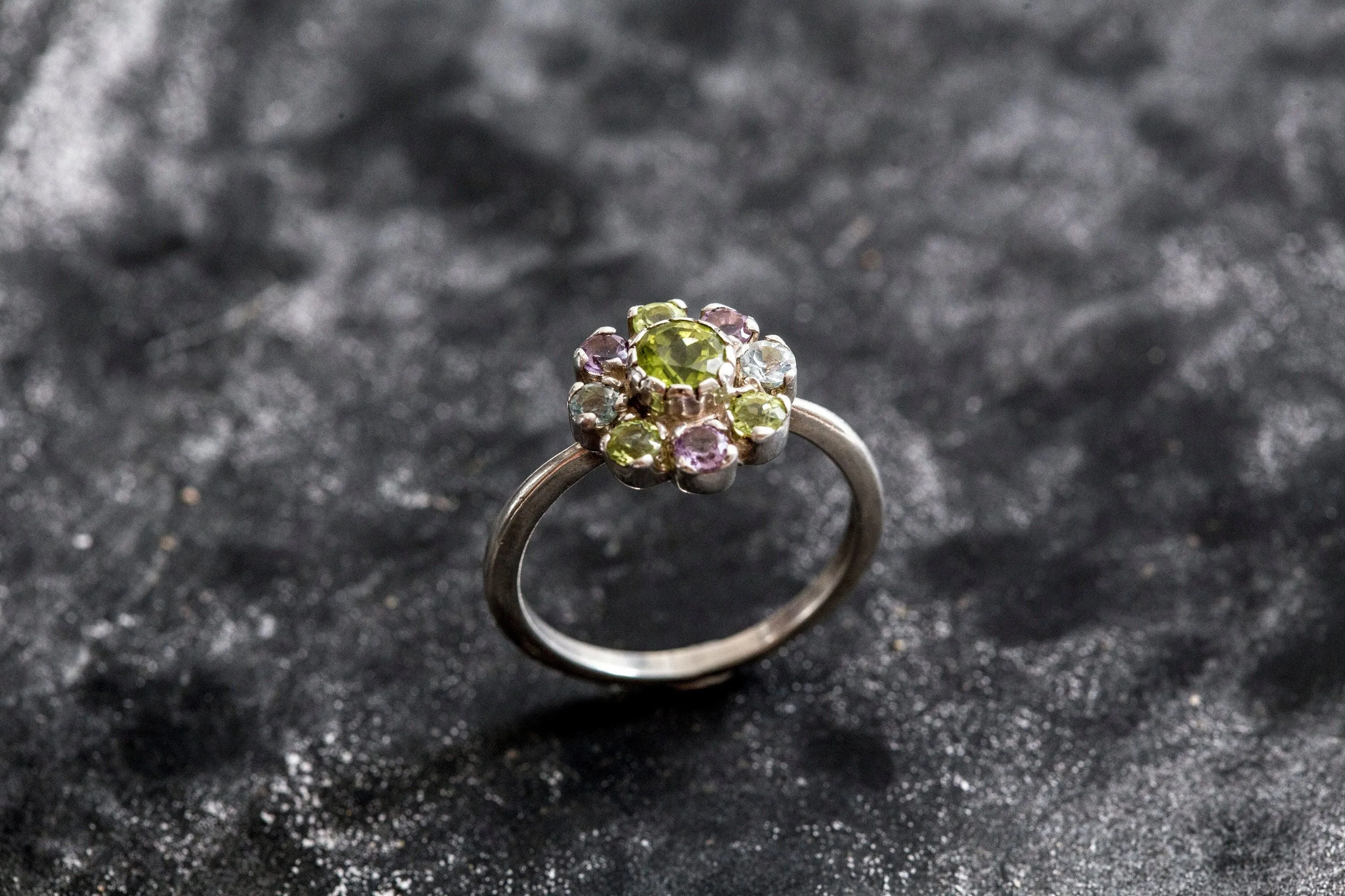 Peridot Flower Ring - Colorful Daisy Ring - Multistone Flower Ring