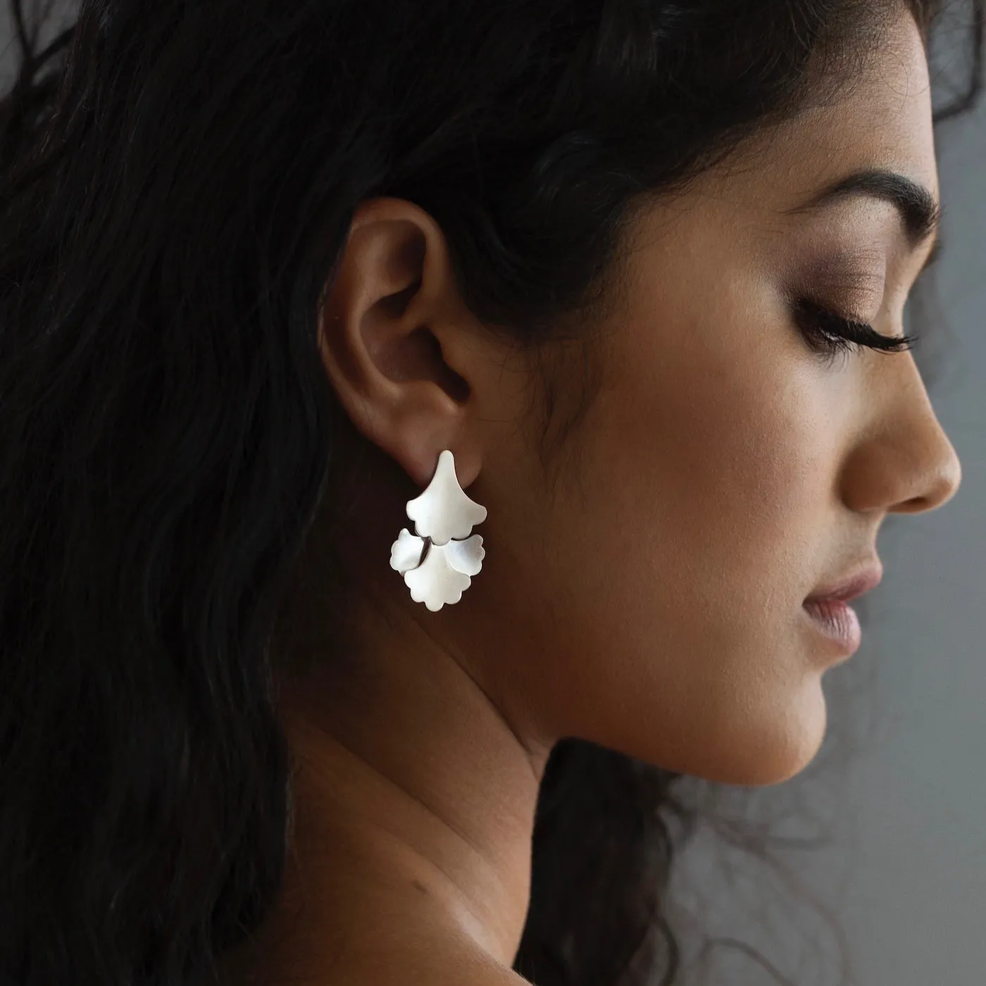 Plume Small Fan Earrings - Silver