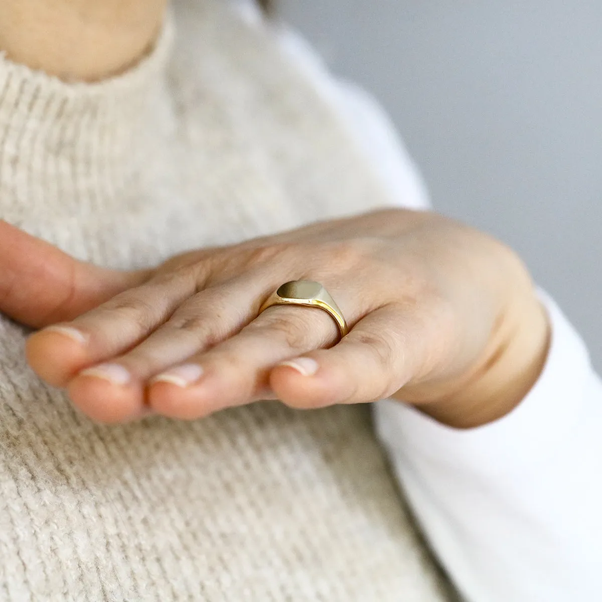 Rectangular Face Signet Ring | Pre-Loved | 9K Yellow Gold